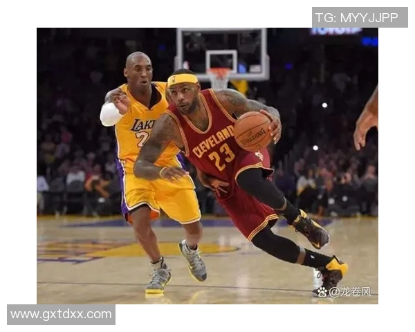 詹姆斯在NBA的传奇旅程与历史地位的深度解析与回顾