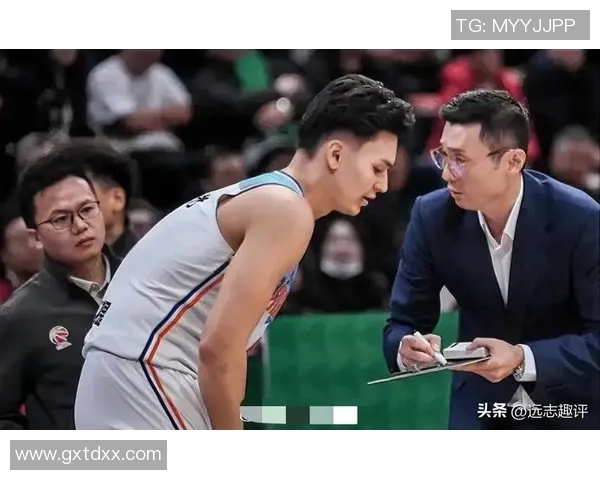 韩德君的篮球生涯回顾与成就分析：从青涩少年到CBA巨星的蜕变之路