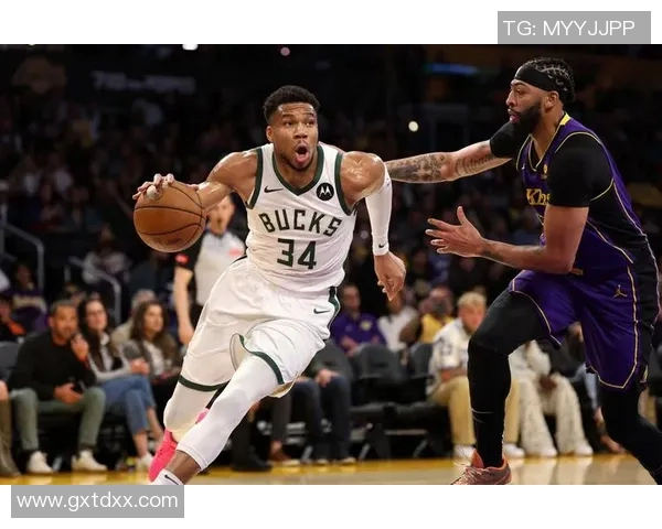 雄鹿与湖人精彩对决回放分析及比赛亮点总结