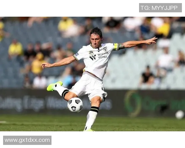 拉鲁斯与圣罗伦素的精彩对决揭示足球战术的博弈与激情 拉鲁斯与圣罗伦素的精彩对决揭示足球战术的博弈与激情